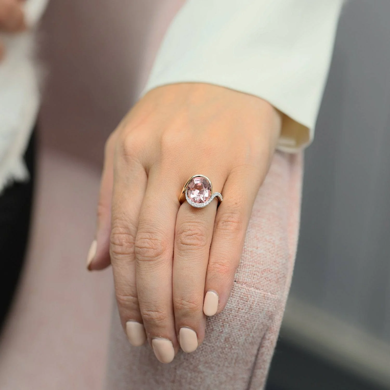 18ct Rose And White Gold Oval Cut Pink Tourmaline And Diamond Pave Set Dress Ring - Image 3