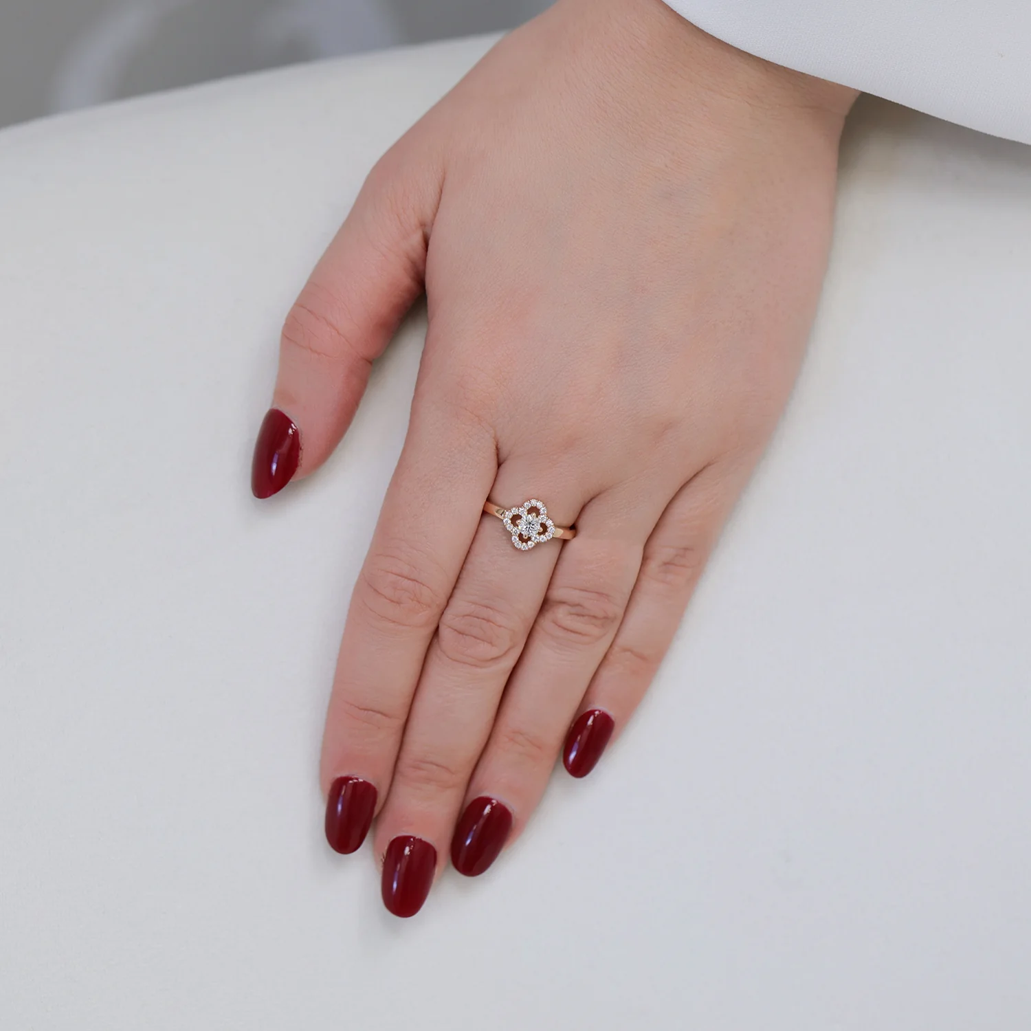 18ct Rose Gold Round Brilliant Cut Diamond Flower Cluster Ring - Image 3