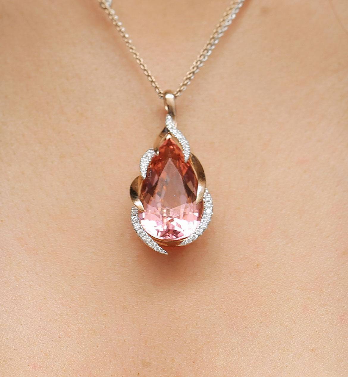 18ct Rose & White Gold Fancy Diamond Set Pink Pear Cut Tourmaline Pendant - Image 3