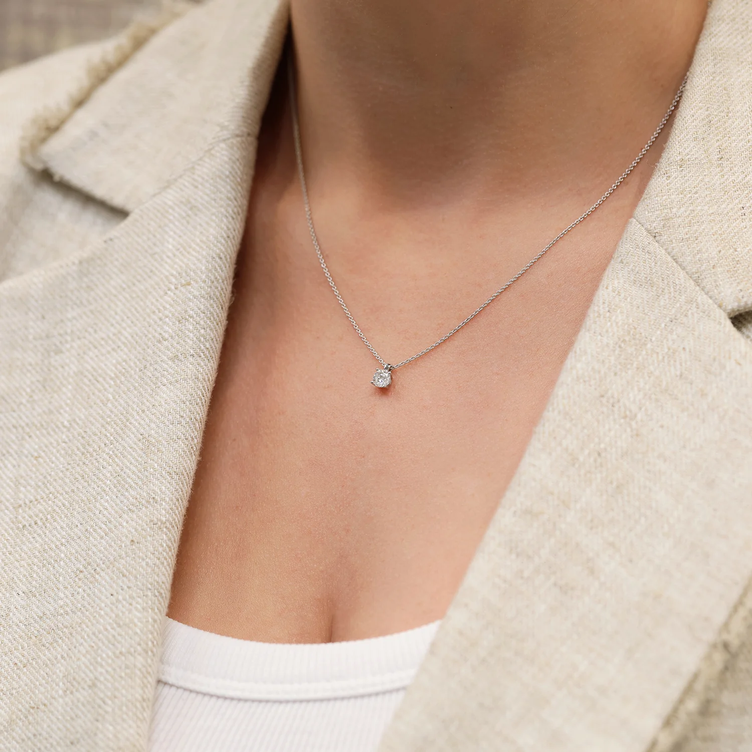 18ct White Gold 0.50 Carat Solitaire Diamond Pendant - Image 2