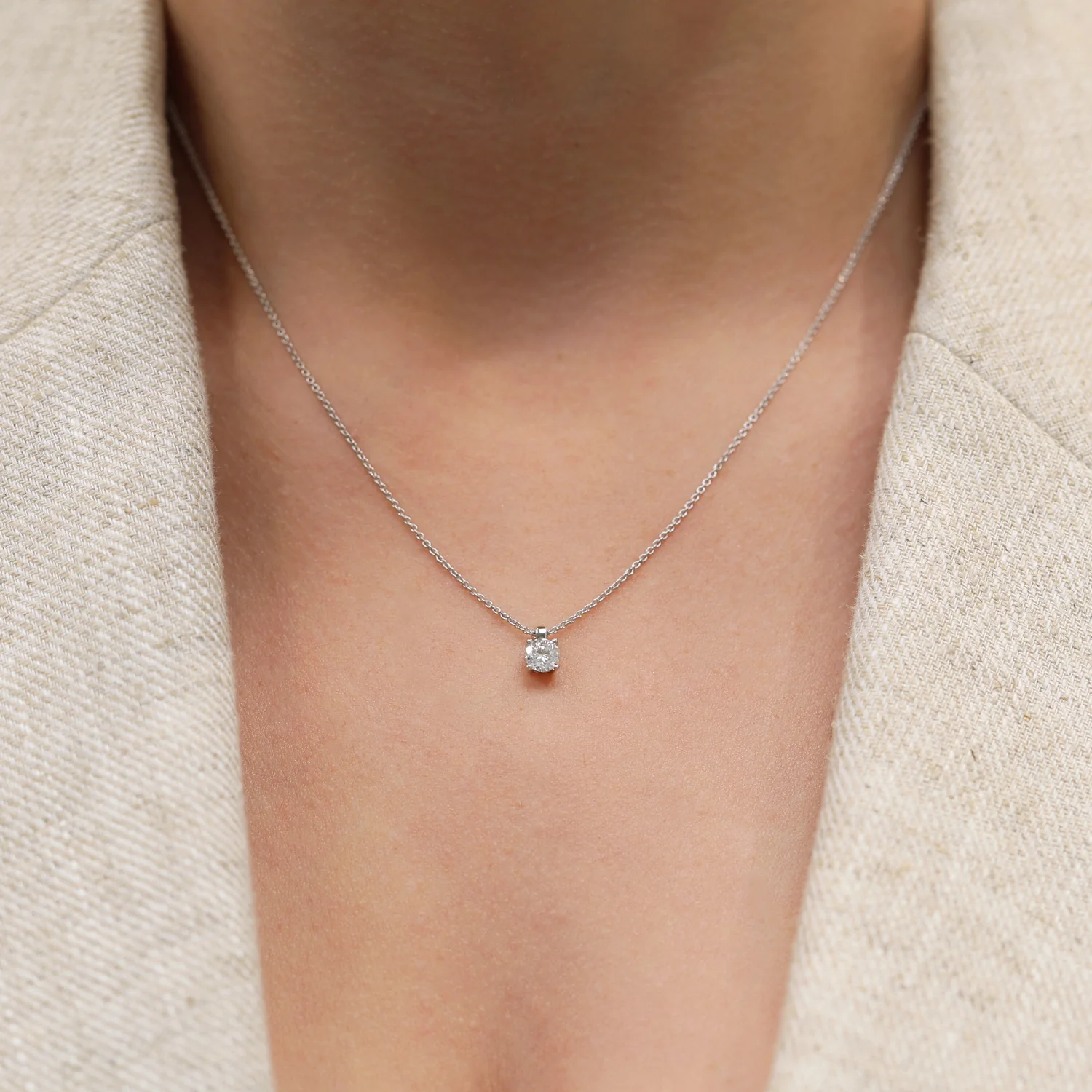 18ct White Gold 0.50 Carat Solitaire Diamond Pendant - Image 3