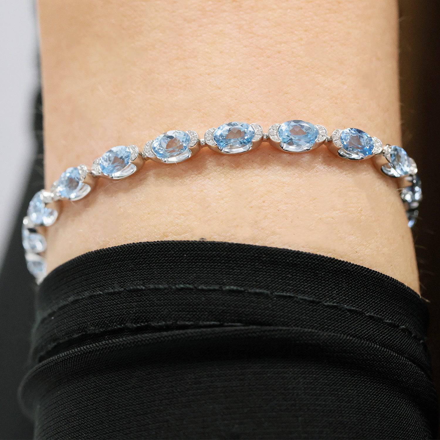 18ct White Gold Aquamarine And Diamond Bracelet - Image 3