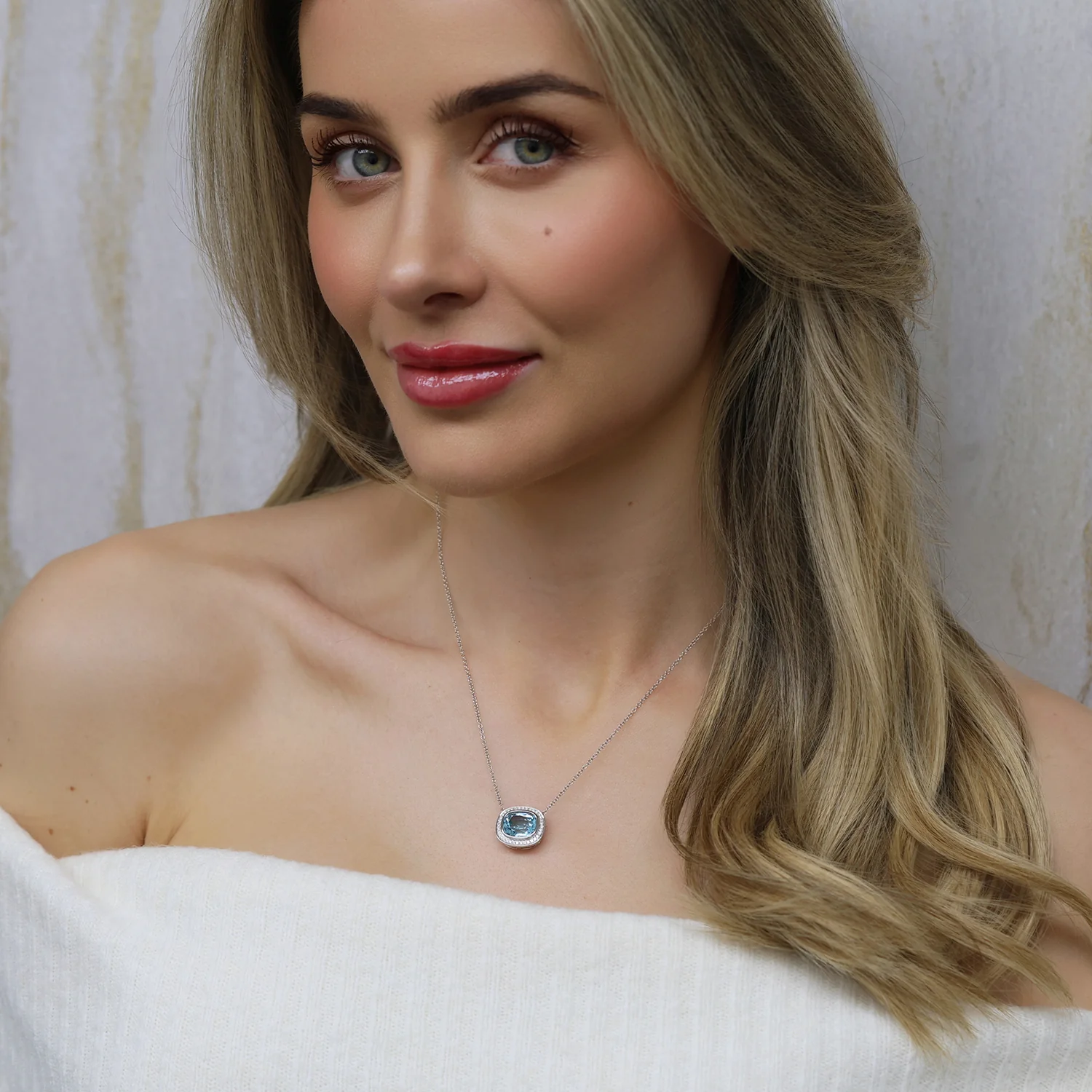 18ct White Gold Aquamarine And Diamond Pendant - Image 3