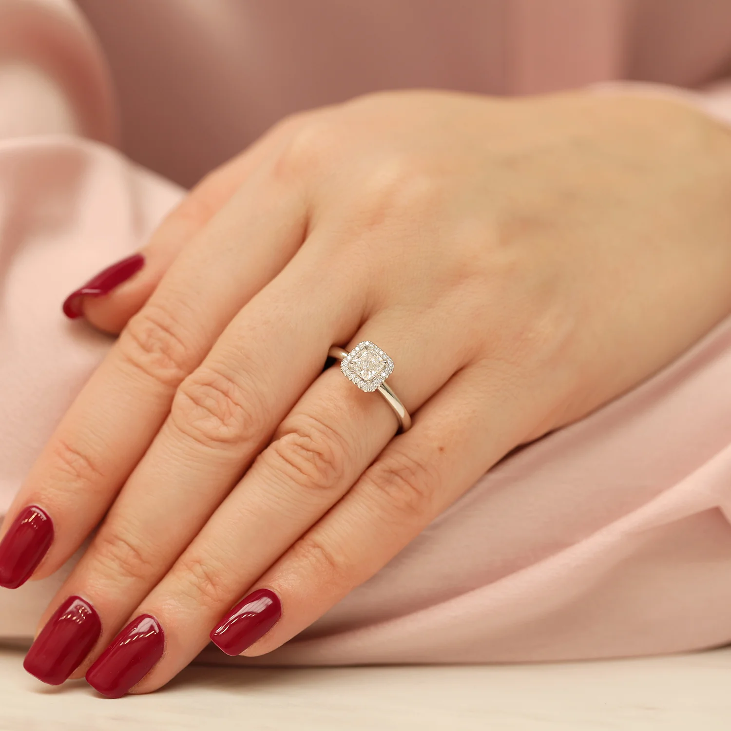 18ct White Gold 0.76ct Cushion Cut Diamond Halo Ring 0.09ct - Image 3
