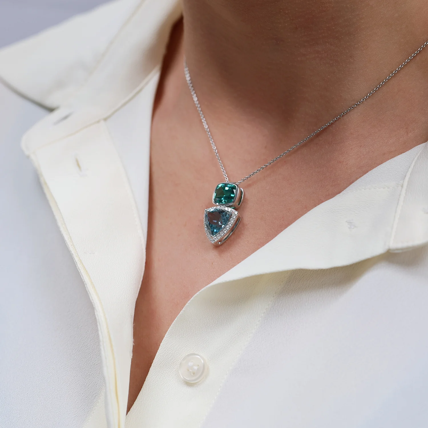 18ct White Gold Cushion Cut Green Tourmaline And Trilliant Cut Aquamarine Diamond Halo Pendant - Image 3