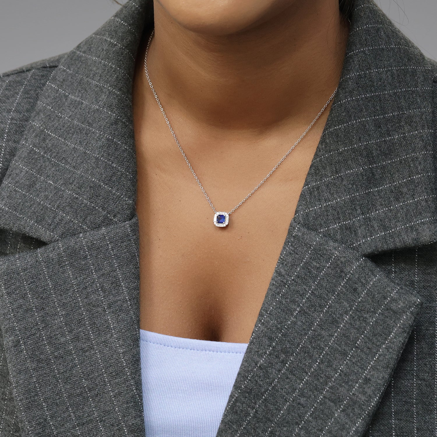 18ct White Gold Cushion Cut Sapphire And Diamond Halo Surround Pendant - Image 2