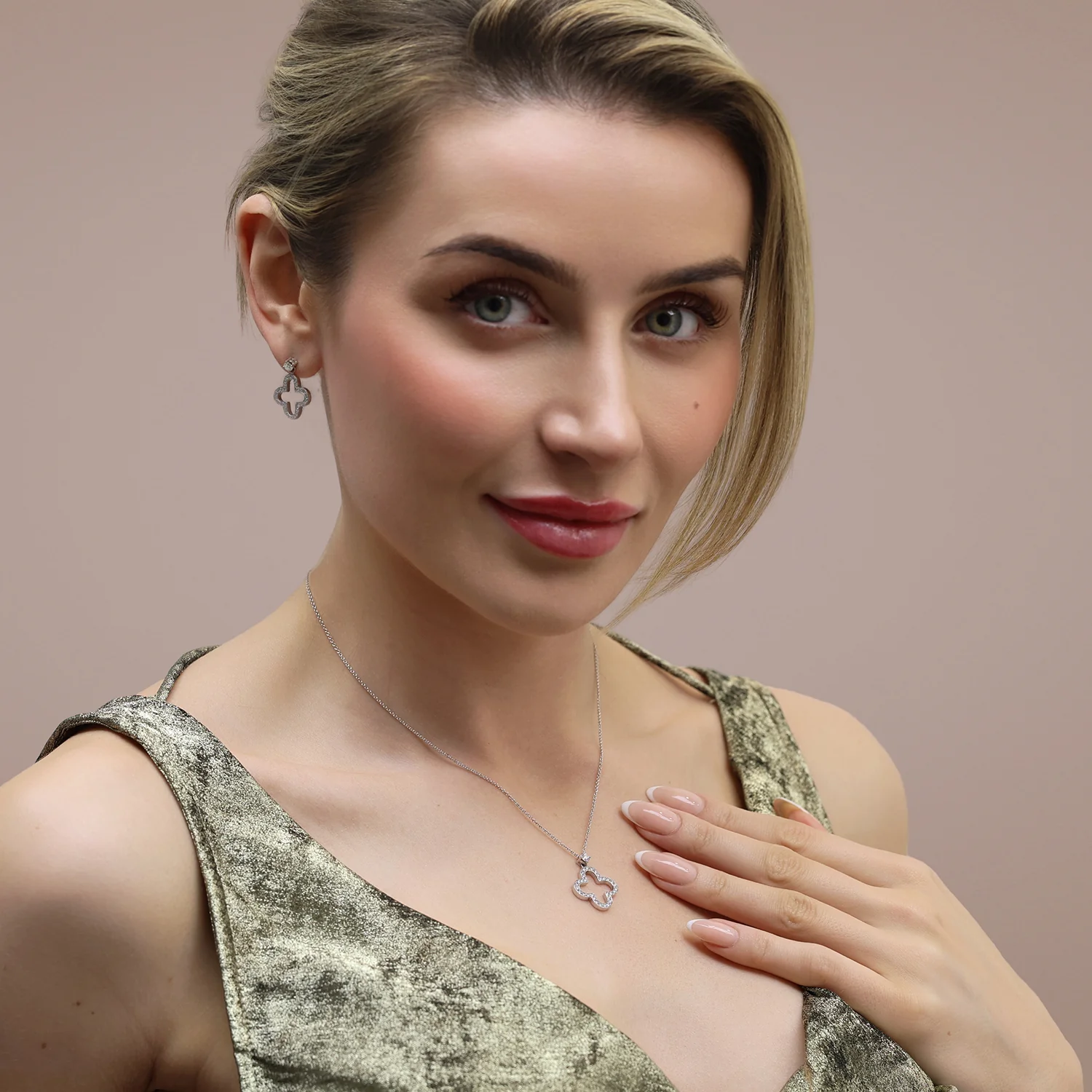 18ct White Gold Diamond Open Flower Drop Earrings - Image 3