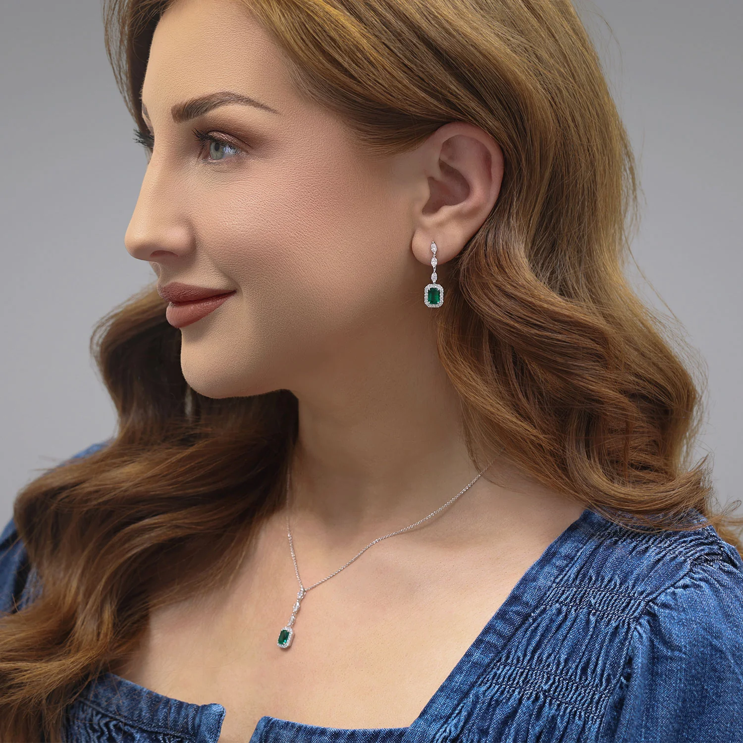 18ct White Gold Emerald And Diamond Halo Drop Earrings - Image 3