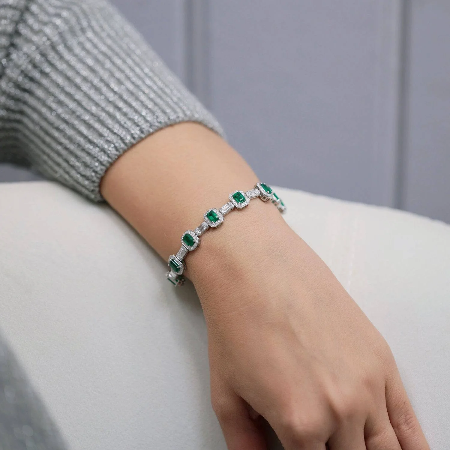 18ct White Gold Emerald And Diamond Halo Vintage Tennis Bracelet - Image 2