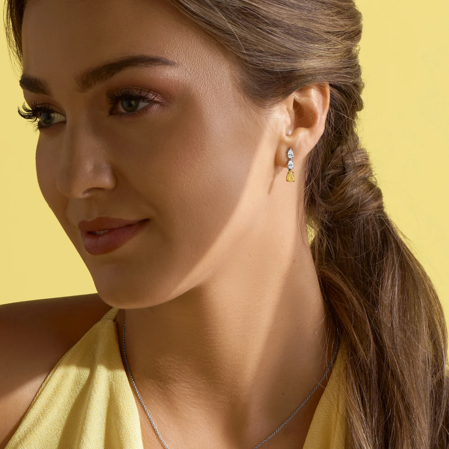 18ct White Gold Fancy Yellow & White Diamond Pear Cut Drop Earrings - Image 2