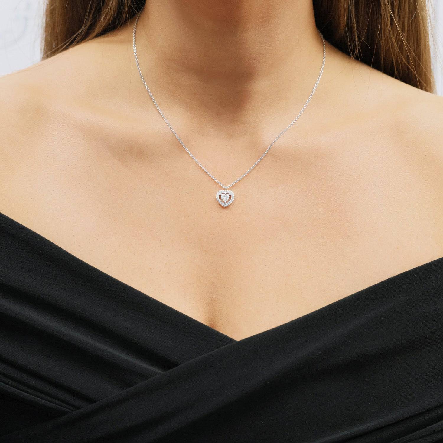 18ct White Gold Heart Diamond Halo Pendant - Image 3