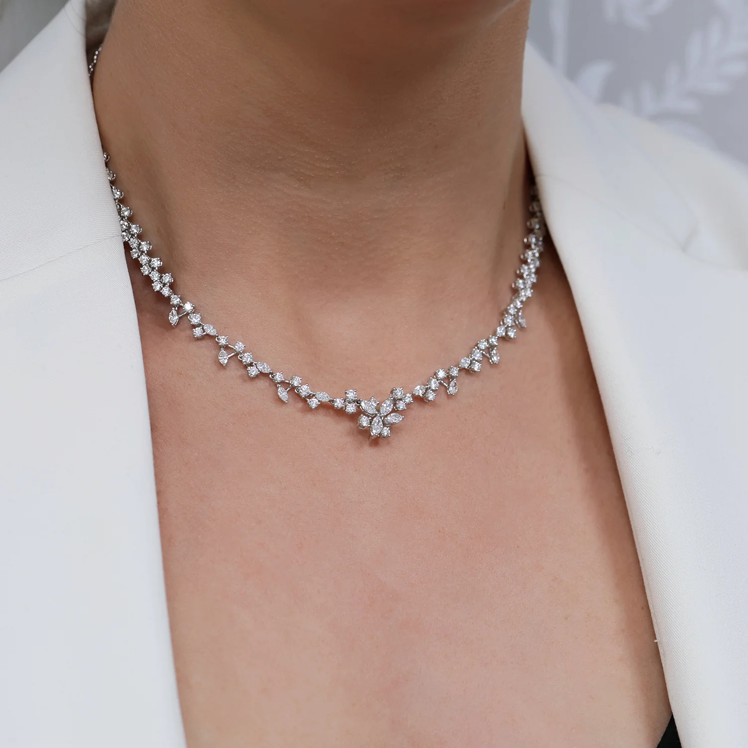 18ct White Gold Marquise And Round Brilliant Cut Diamond Collarette With Detachable Drop - Image 5