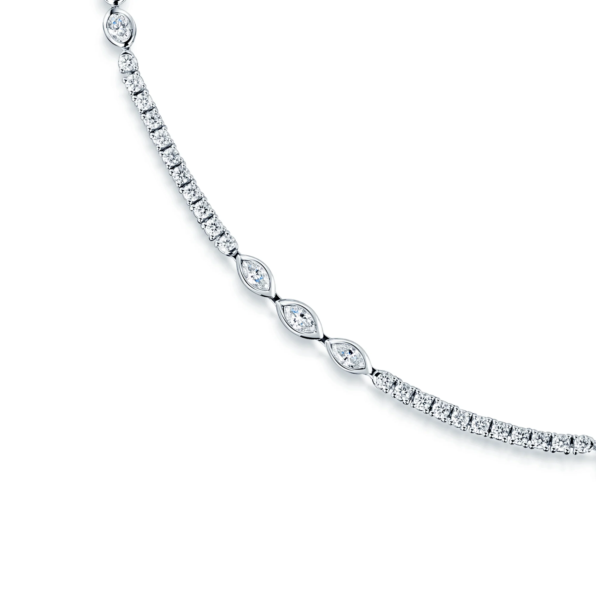 18ct White Gold Mixed Cut Diamond Collarette - Image 5