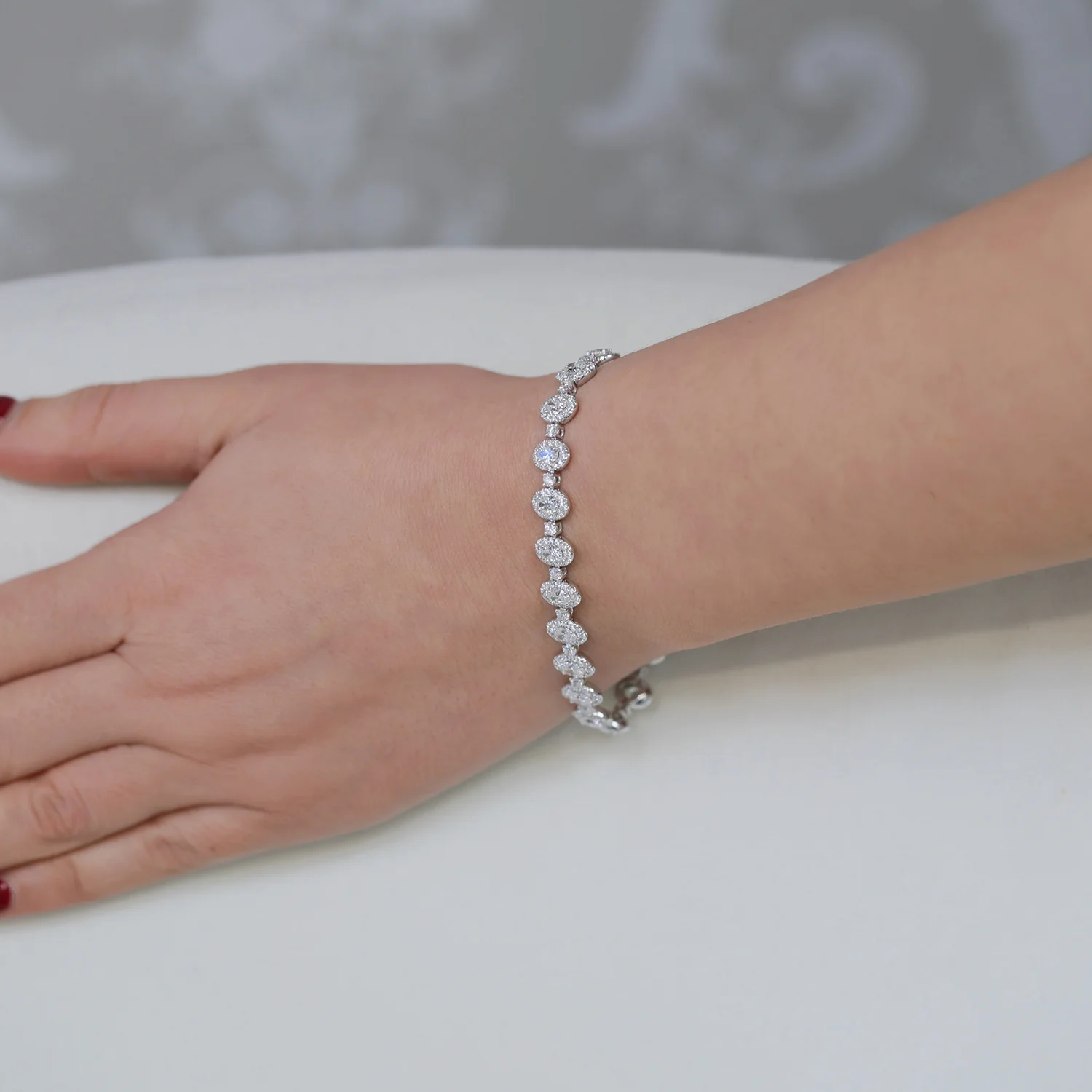 18ct White Gold Oval And Round Brilliant Cut Diamond Halo Tennis Bracelet - Image 3