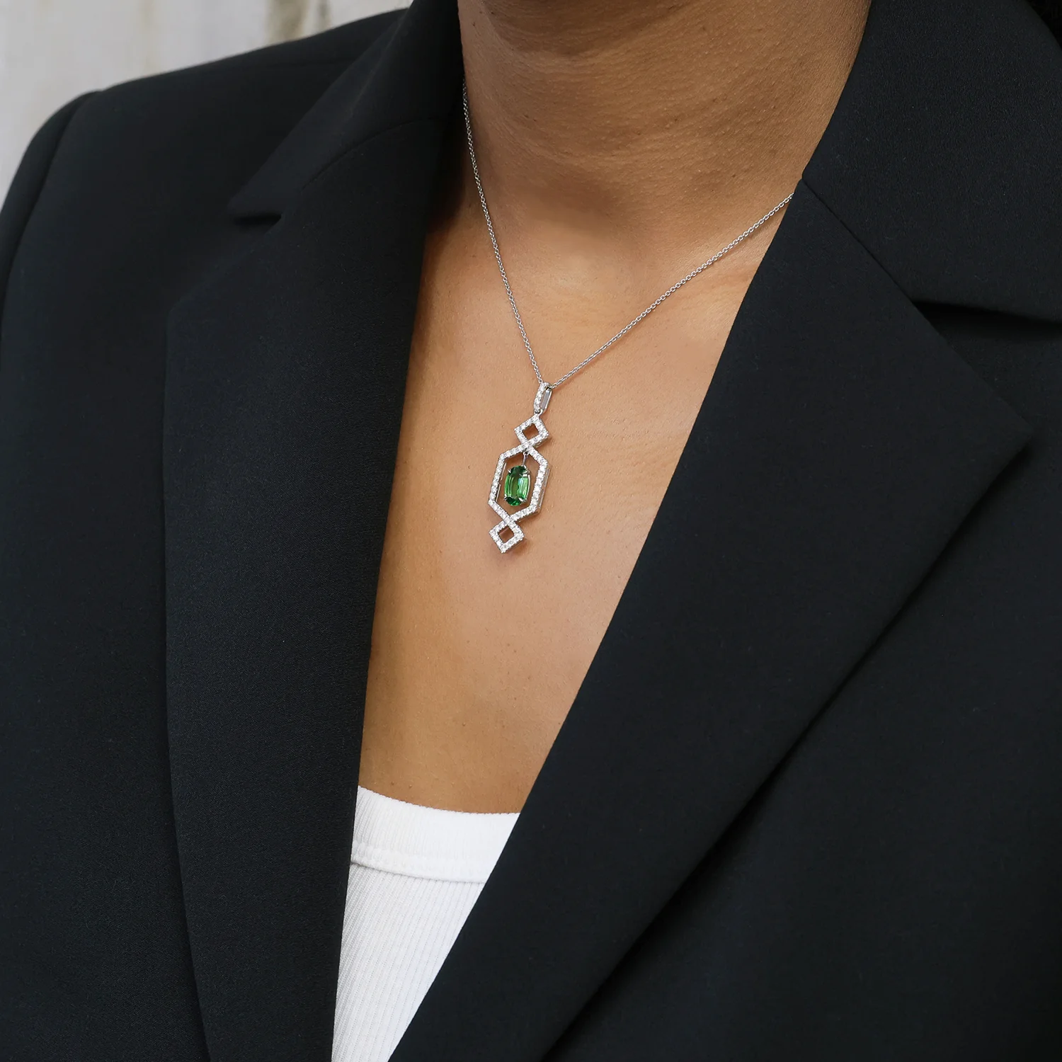 18ct White Gold Oval Cut Tsavorite Garnet And Diamond Art Deco Style Frame Pendant - Image 2