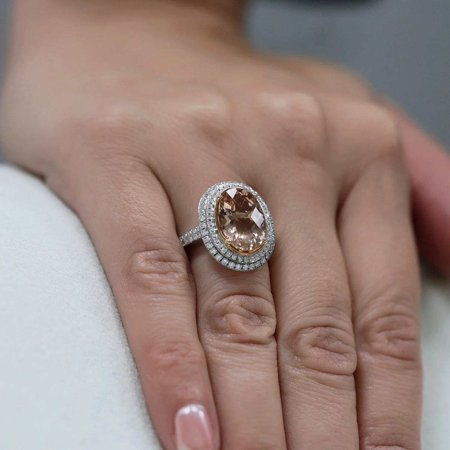18ct White Gold Oval Morganite & Diamond Double Halo Ring - Image 2