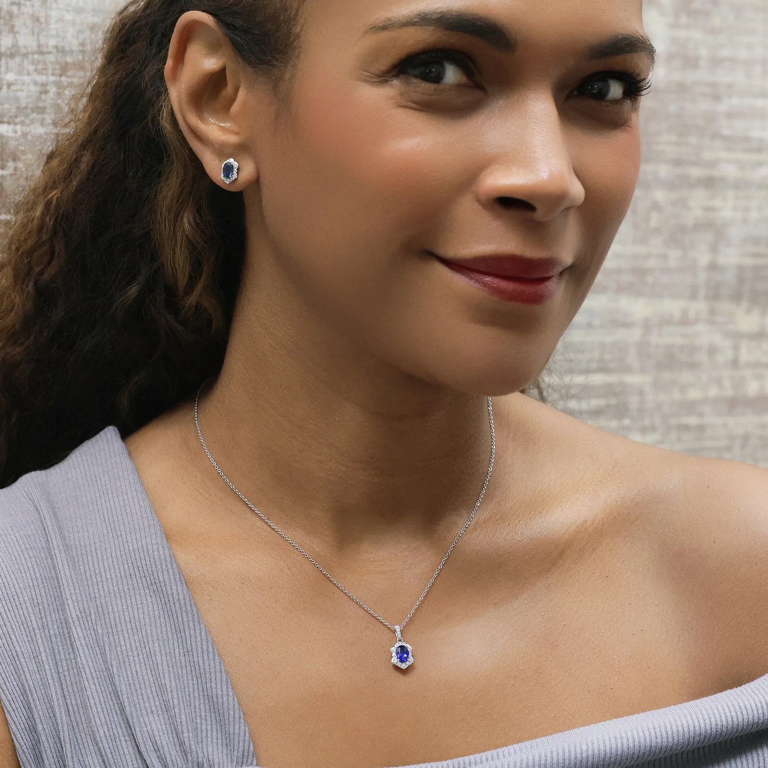 18ct White Gold Oval Sapphire And Diamond Fancy Cluster Stud Earrings - Image 3