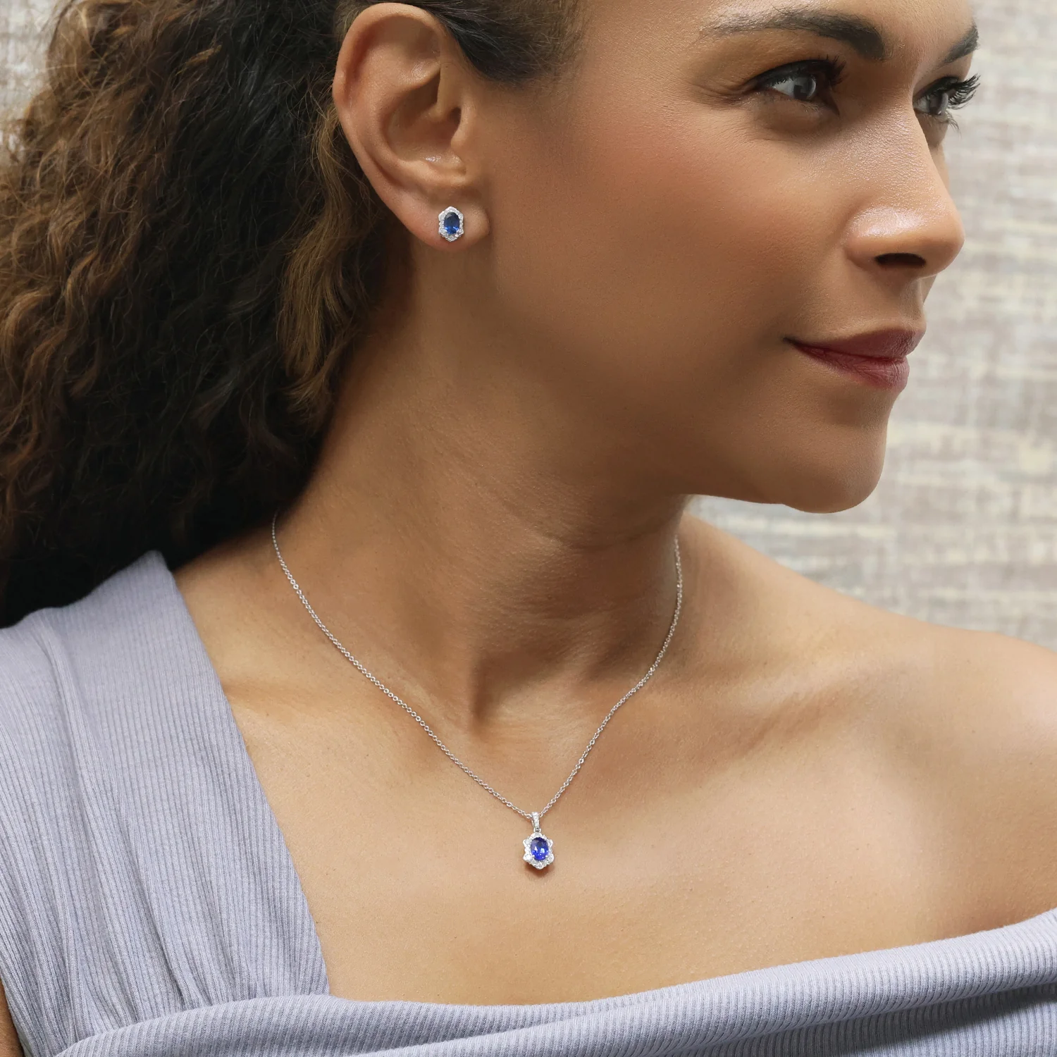 18ct White Gold Oval Sapphire And Diamond Fancy Cluster Stud Earrings - Image 2
