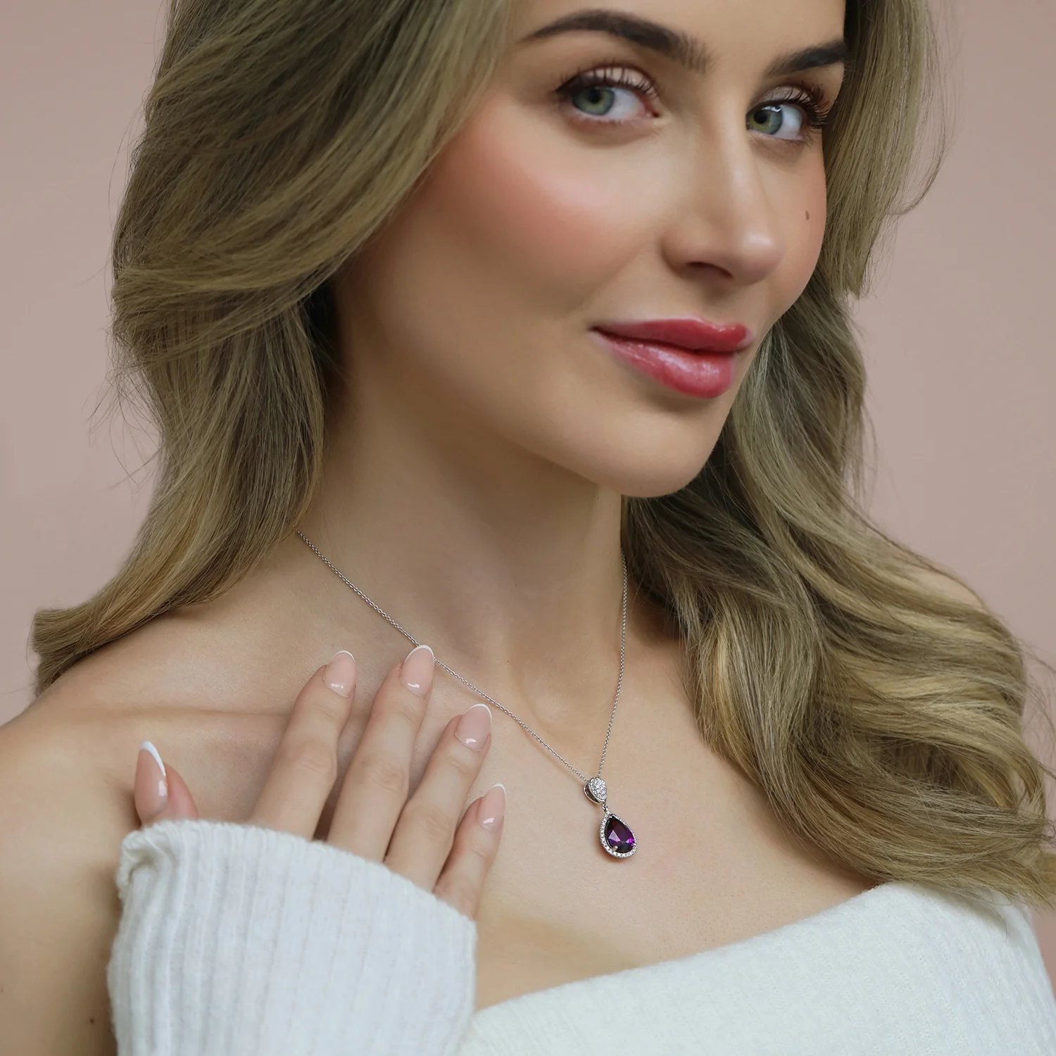 18ct White Gold Pear Shape Rhodolite Garnet Diamond Halo Pendant - Image 3
