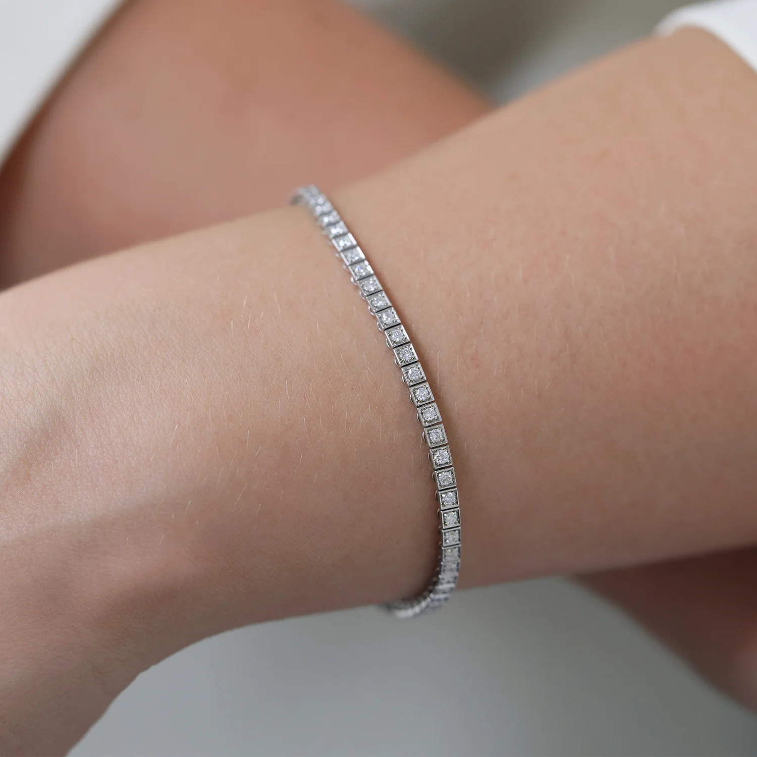 Berry's 18ct White Gold Round Brilliant Cut Diamond Tennis Bracelet - Image 3