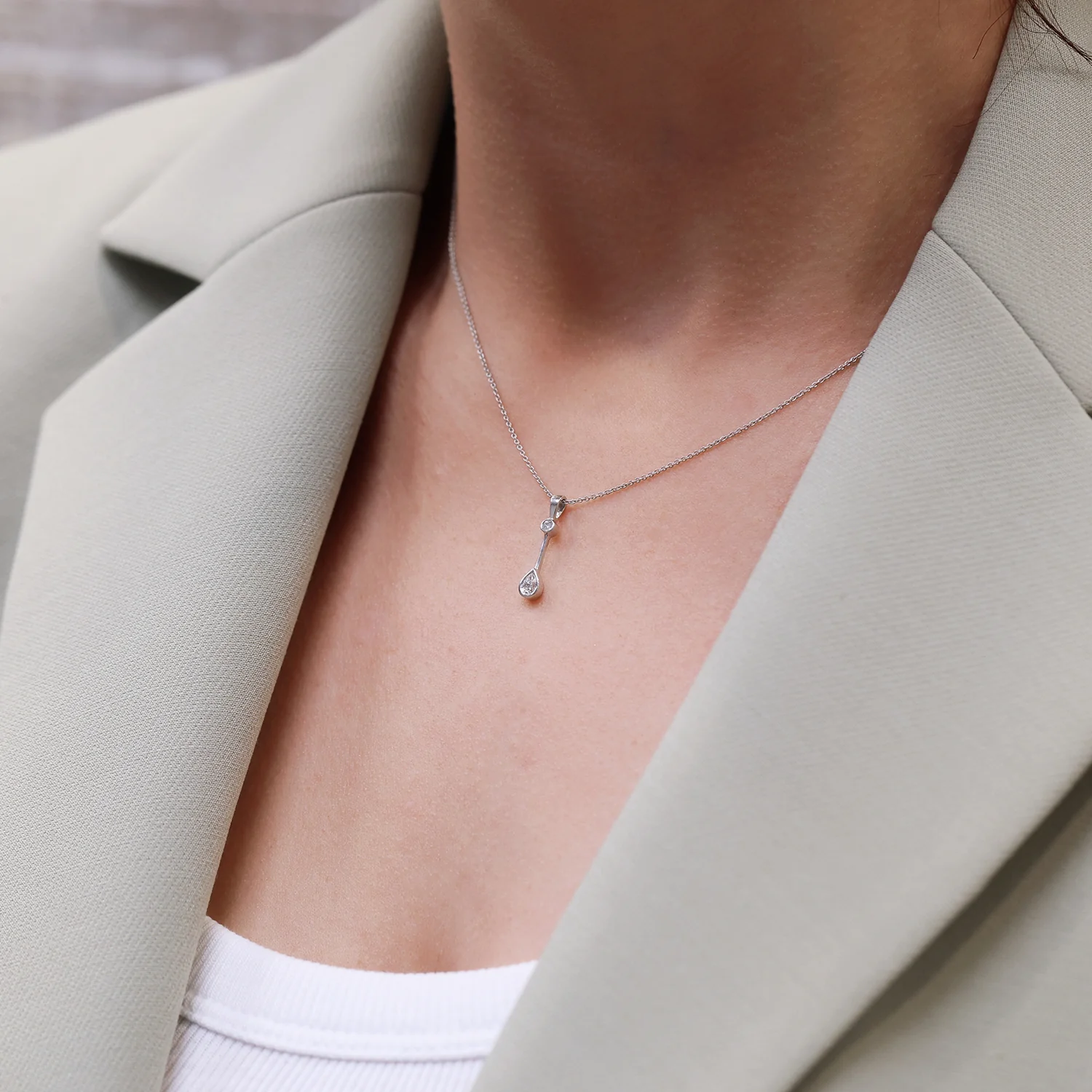 18ct White Gold Rub Over Pear & Round Brilliant Diamond Drop Pendant - Image 3