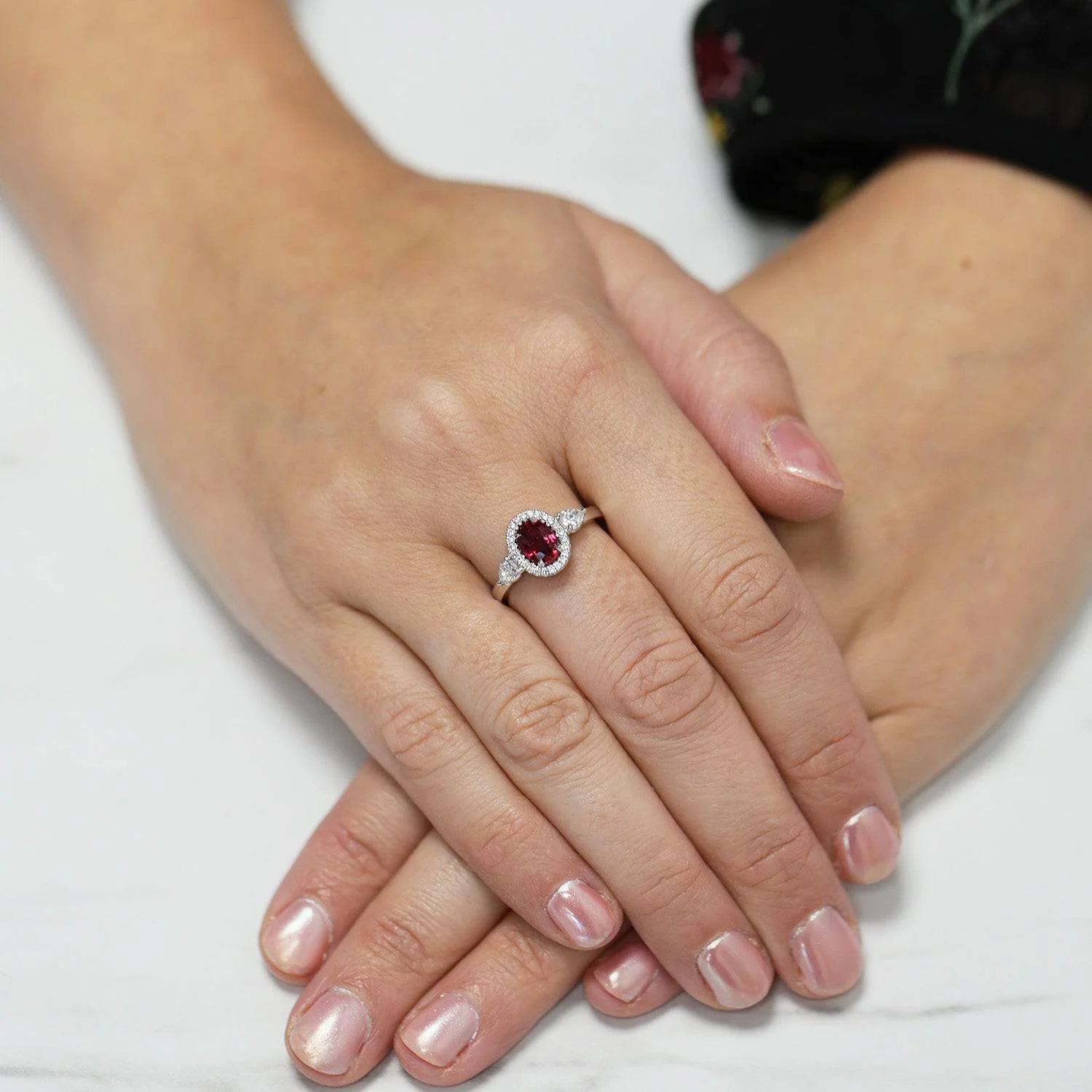18ct White Gold Ruby And Diamond Ring - Image 3