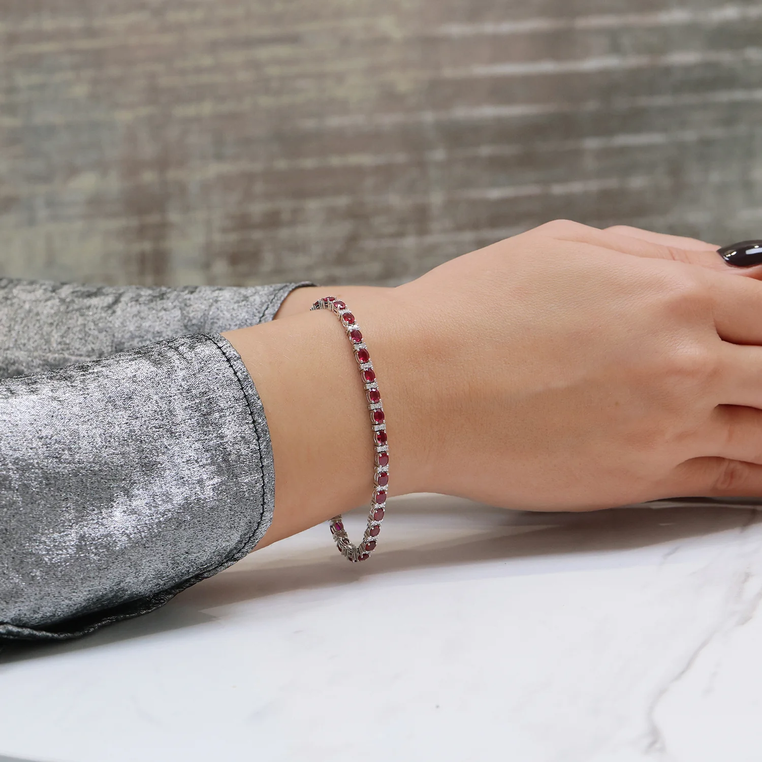 18ct White Gold Ruby And Diamond Tennis Bracelet - Image 3