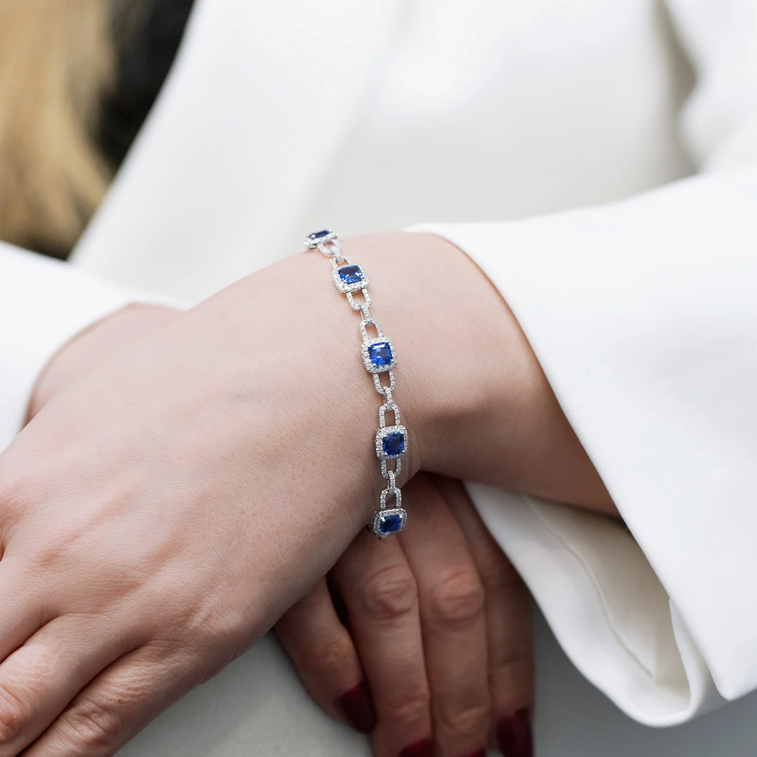 18ct White Gold Sapphire And Diamond Halo Bracelet - Image 4