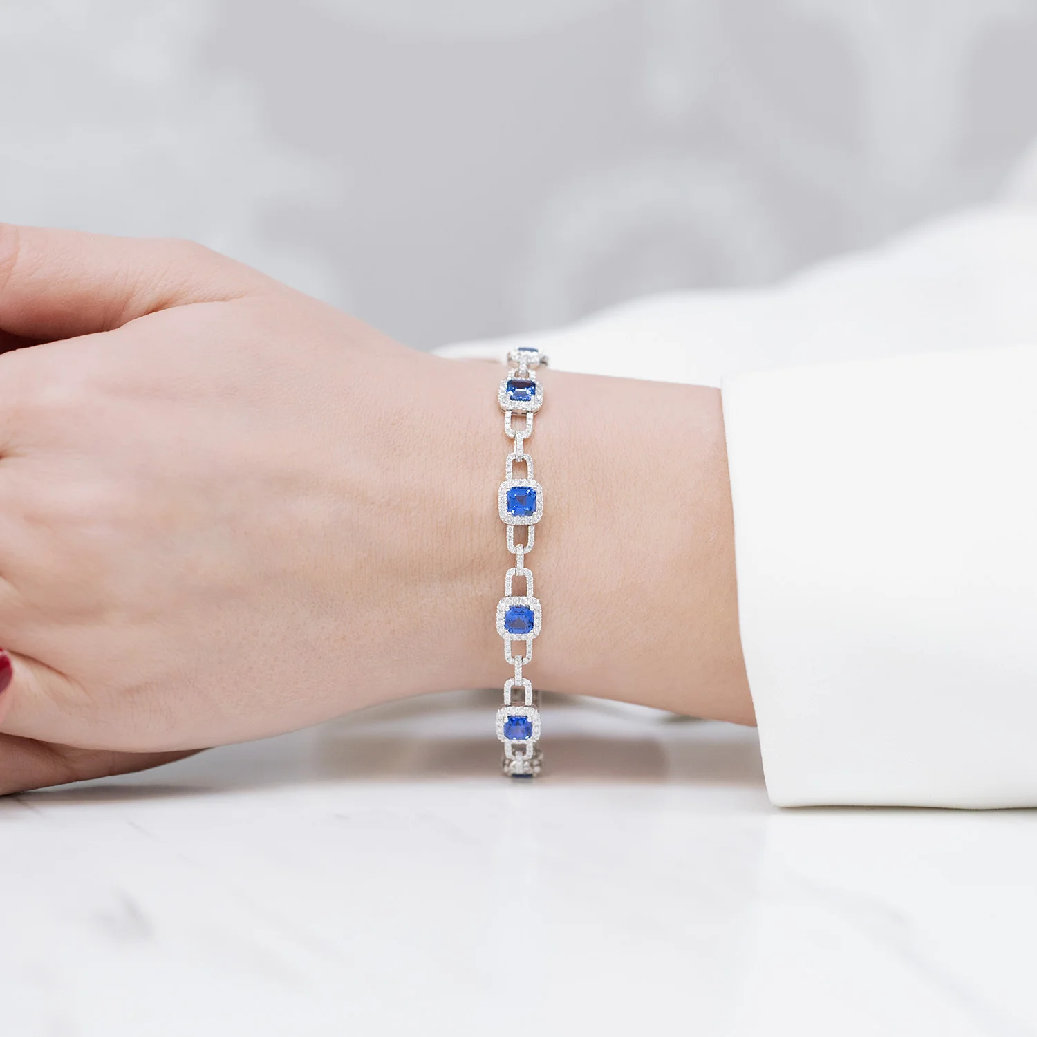 18ct White Gold Sapphire And Diamond Halo Bracelet - Image 5