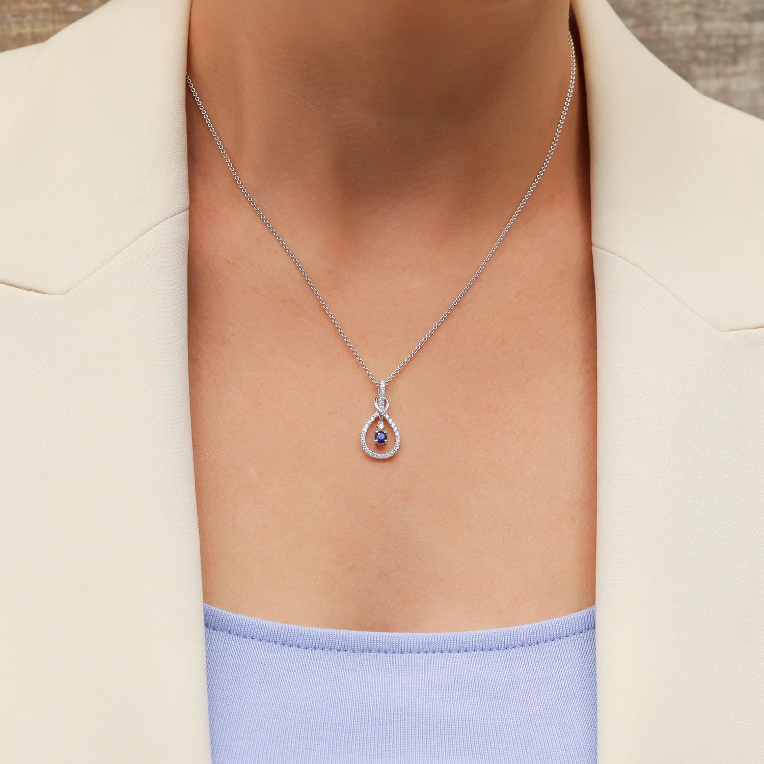 18ct White Gold Sapphire And Diamond Pendant - Image 2