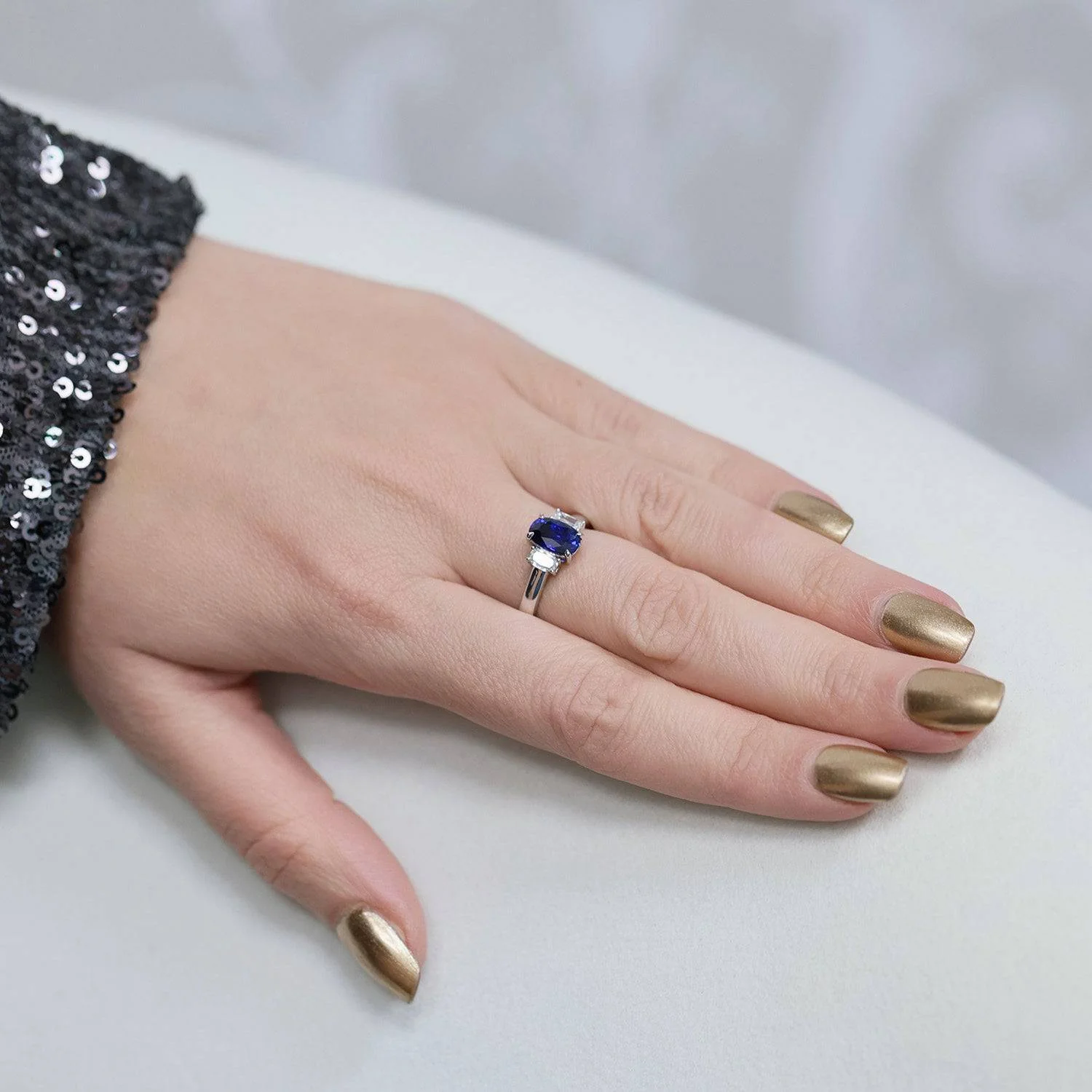 18ct White Gold Sapphire & Diamond Dress Ring - Image 2