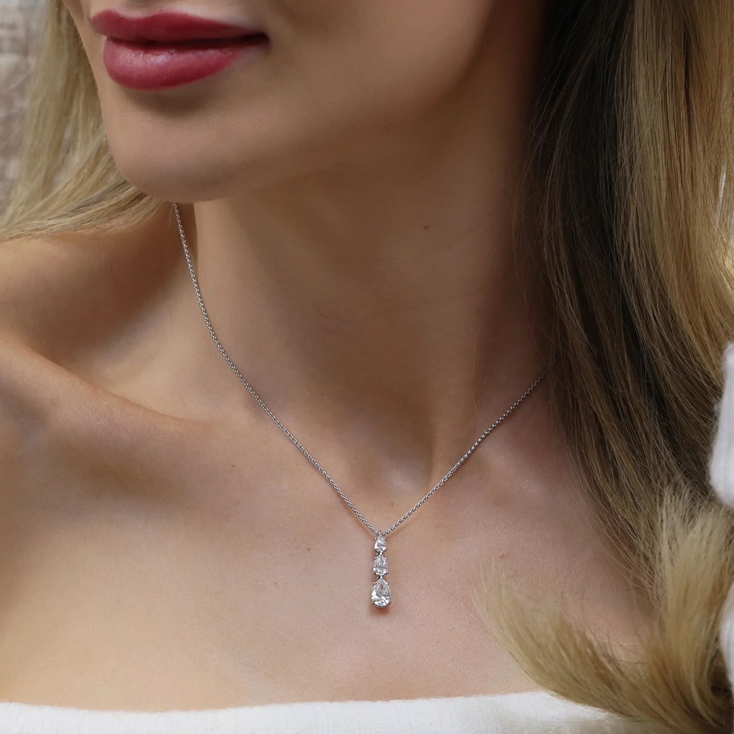 18ct White Gold Three Stone Diamond Pear Cut Drop Pendant - Image 3