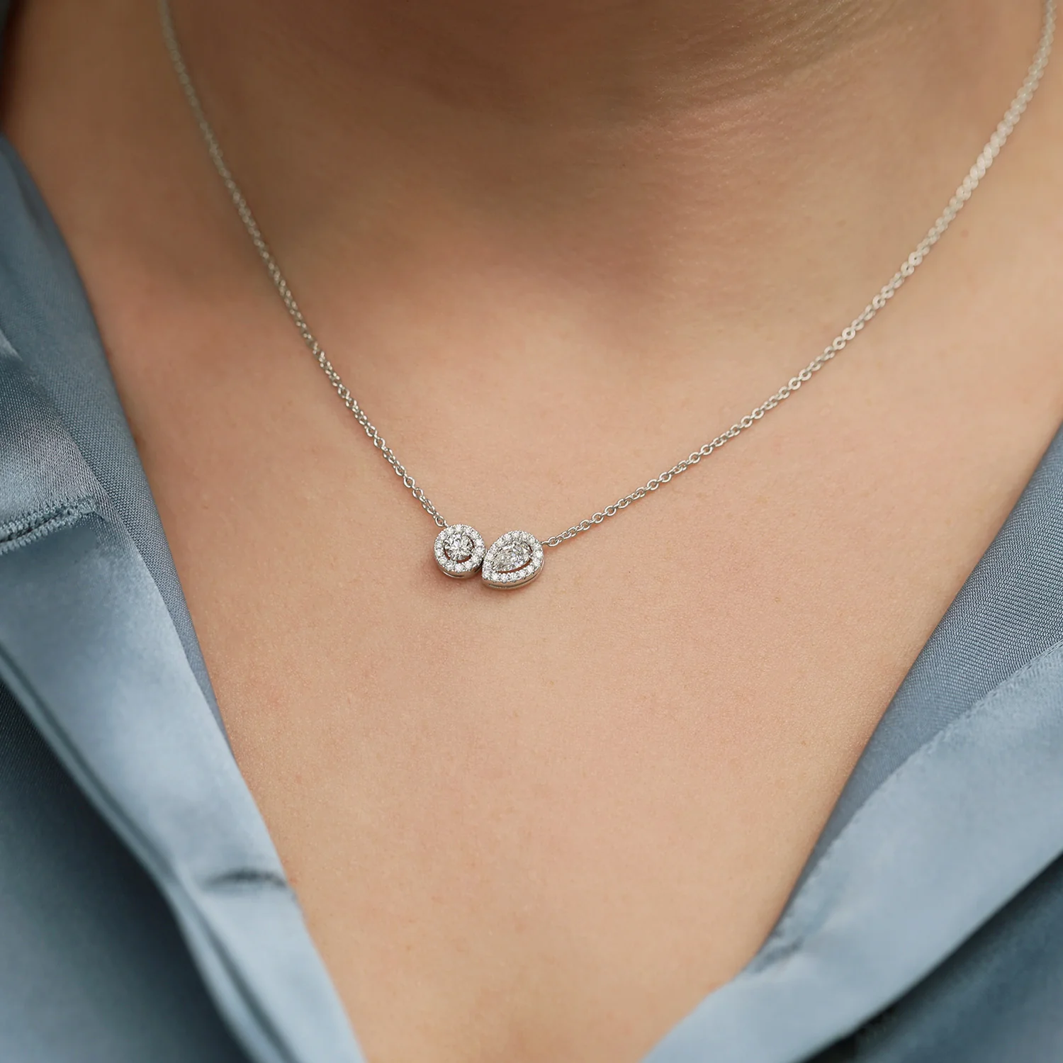 18ct White Gold Toi et Moi Round Brilliant & Pear Cut Diamond Two Stone Halo Pendant - Image 3