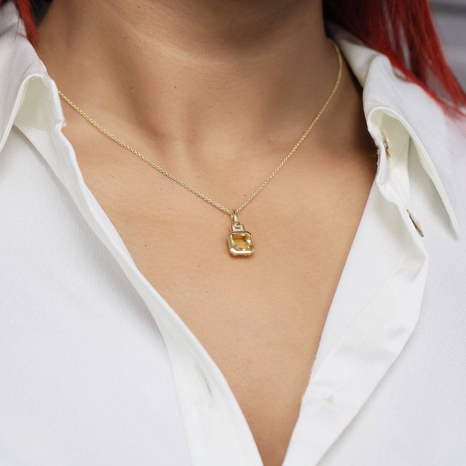18ct Yellow Gold Citrine & Diamond Rubover Set Pendant - Image 2