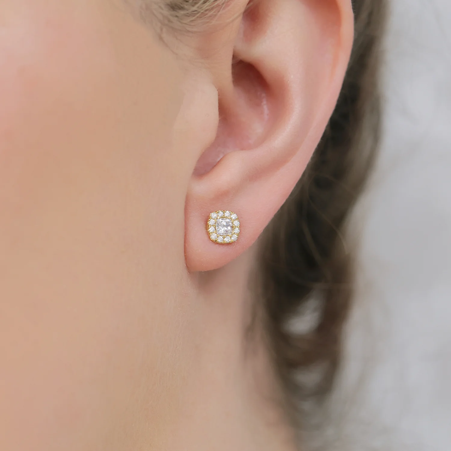 18ct Yellow Gold Cushion Cut Diamond Halo Stud Earrings - Image 2