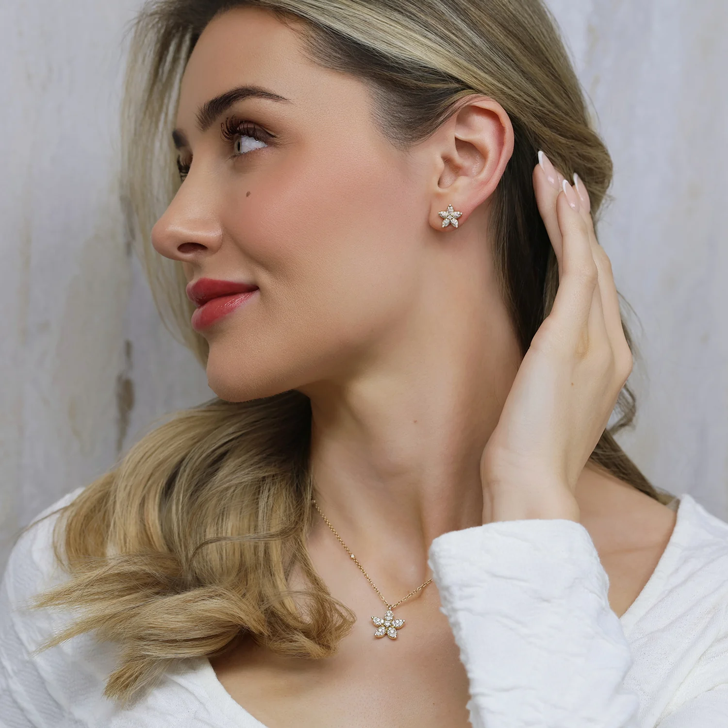 18ct Yellow Gold Bloom Collection Diamond Flower Stud Earrings - Image 2