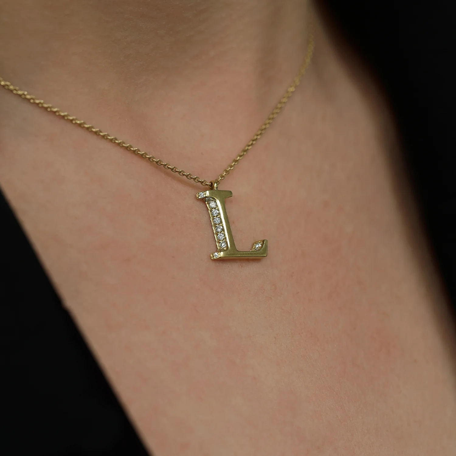 18ct Yellow Gold Diamond Initial Pendant & Chain - Image 3
