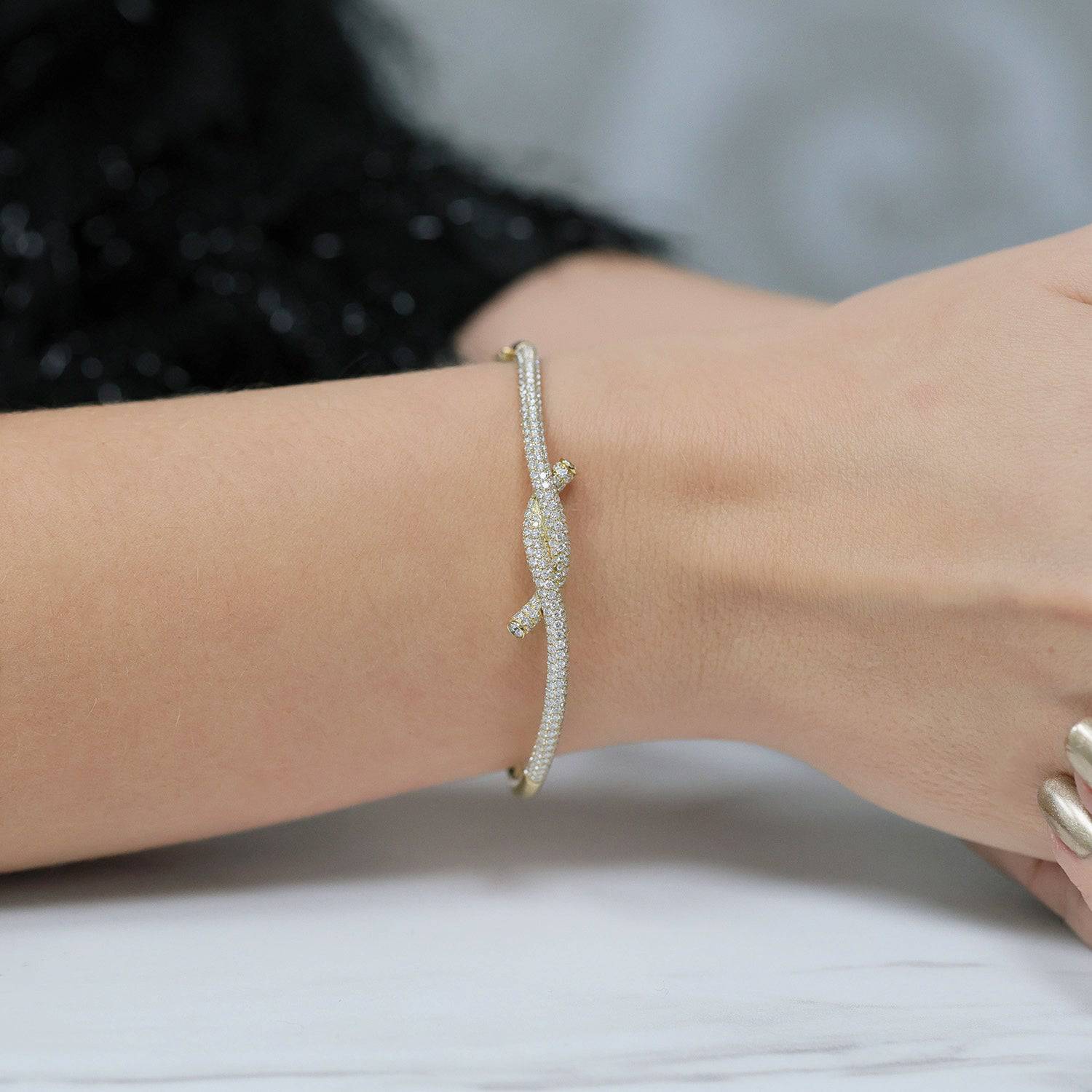 18ct Yellow Gold Diamond Knot Pave Set Bangle - Image 3