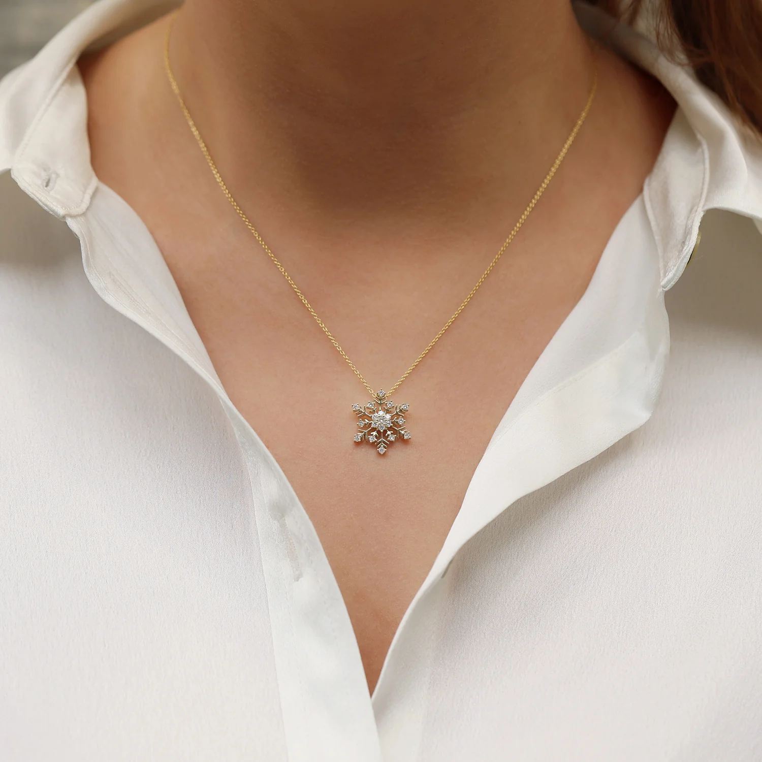 18ct Yellow Gold Diamond Snowflake Pendant - Image 2