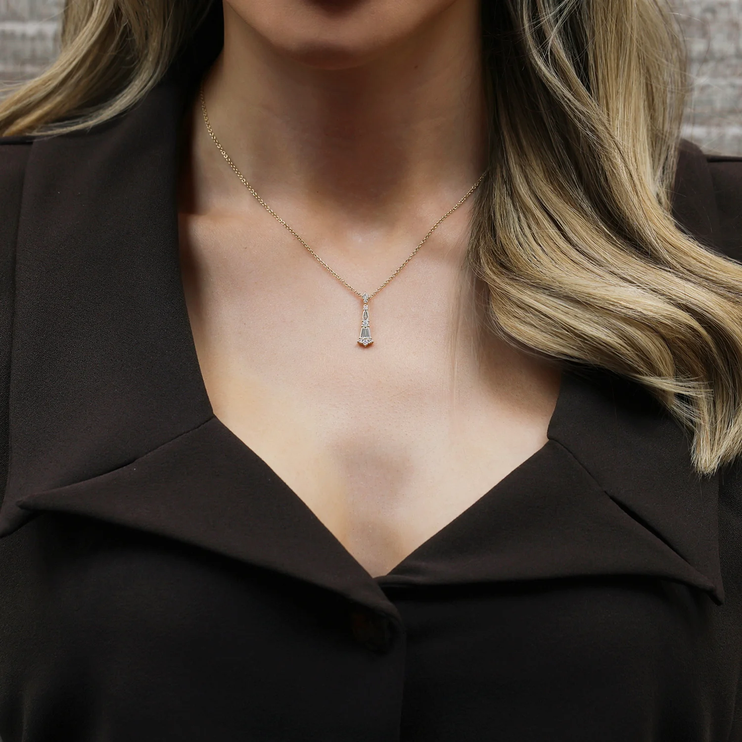 18ct Yellow Gold Diamond Vintage Style Pendant - Image 3