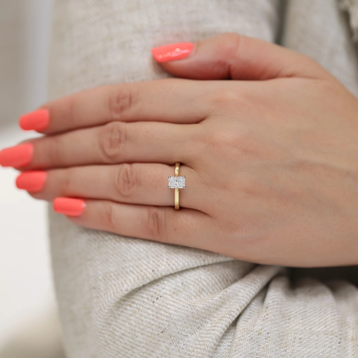 18ct Yellow Gold GIA Certificated Radiant Cut Diamond Engagement Ring - Image 3