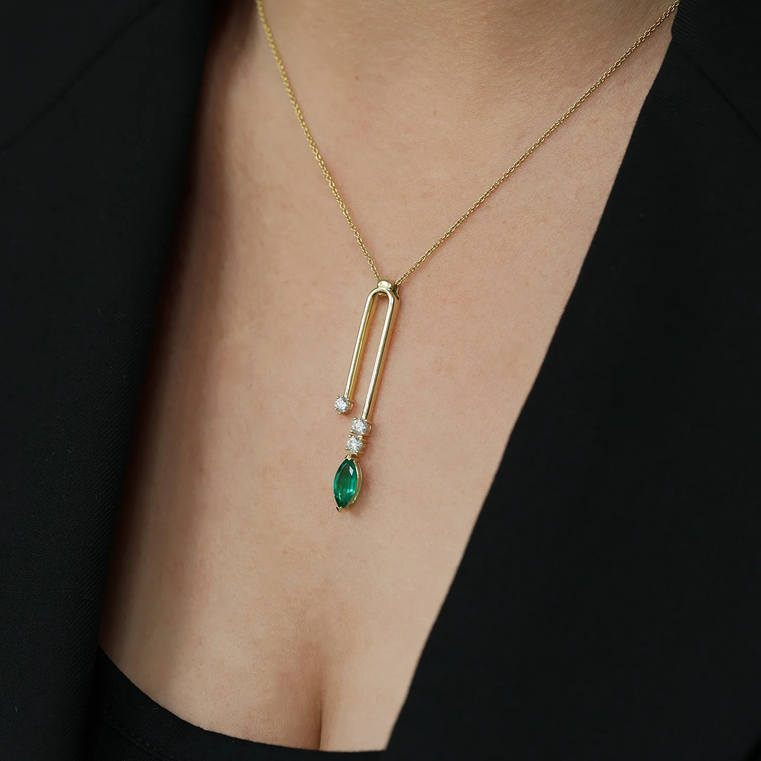18ct Yellow Gold Marquise Cut Emerald And Diamond Fancy Pendant - Image 3
