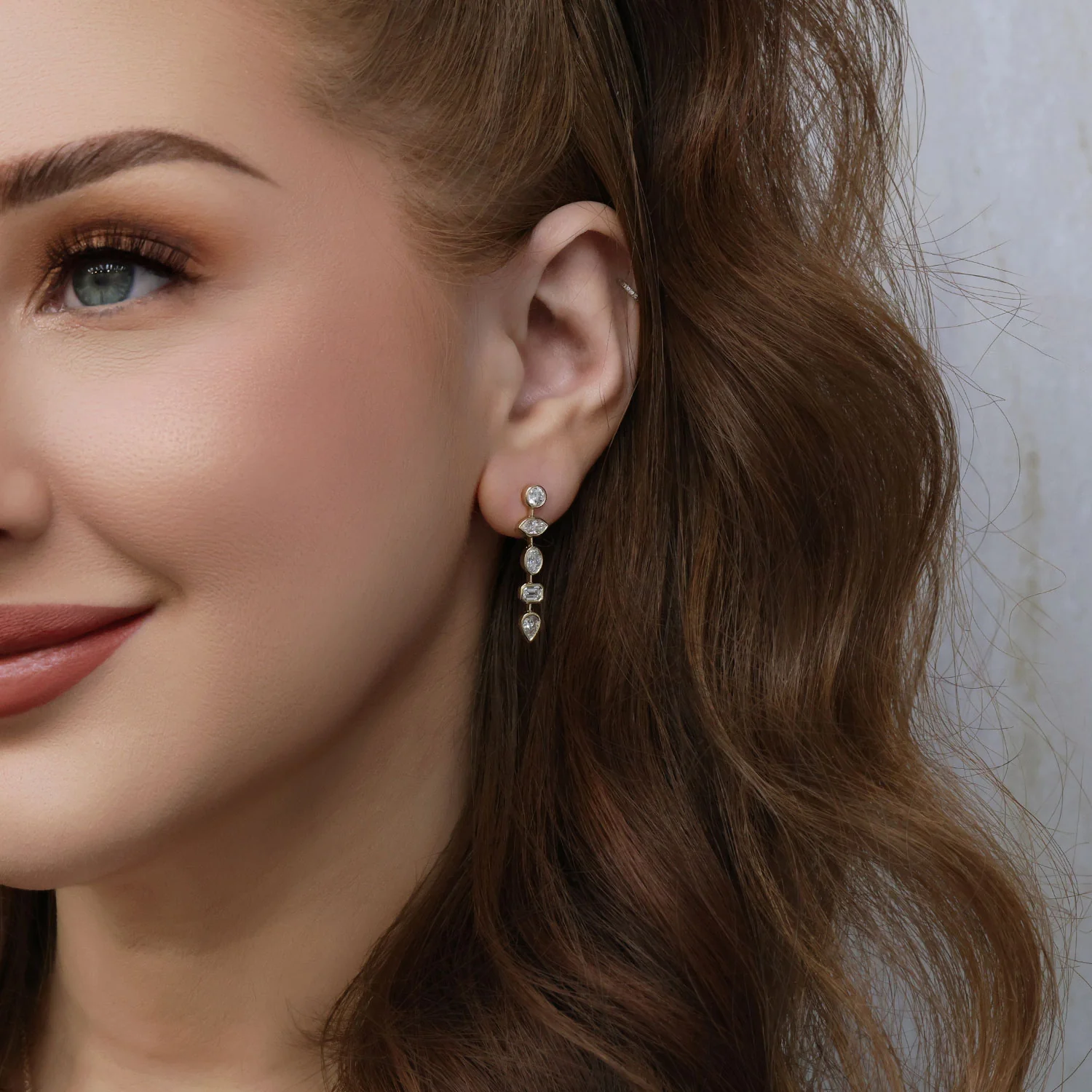 18ct Yellow Gold Mixed Cut Diamond Drop Earrings - Image 3