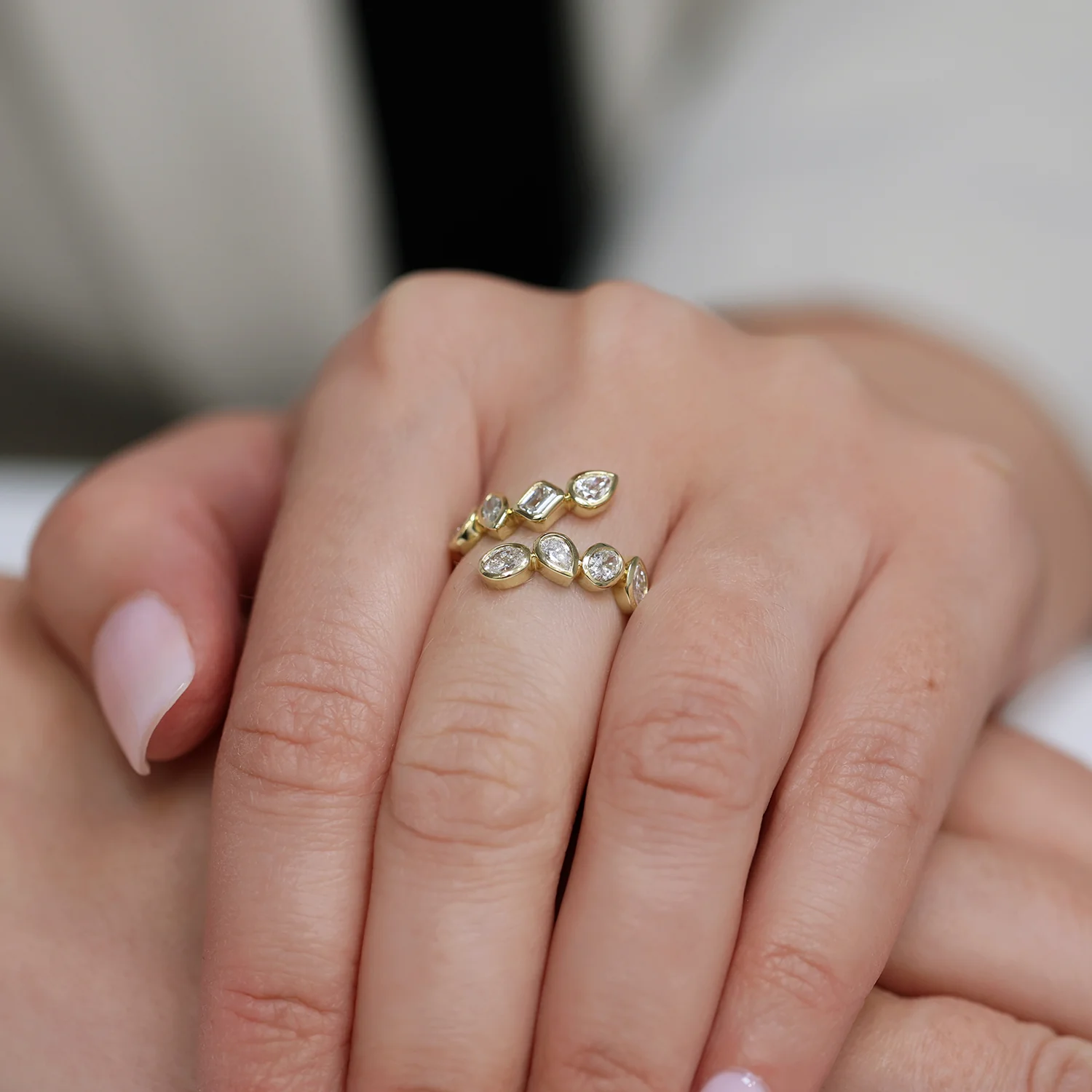 18ct Yellow Gold Mixed Cut Diamond Twist Dress Ring - Image 3