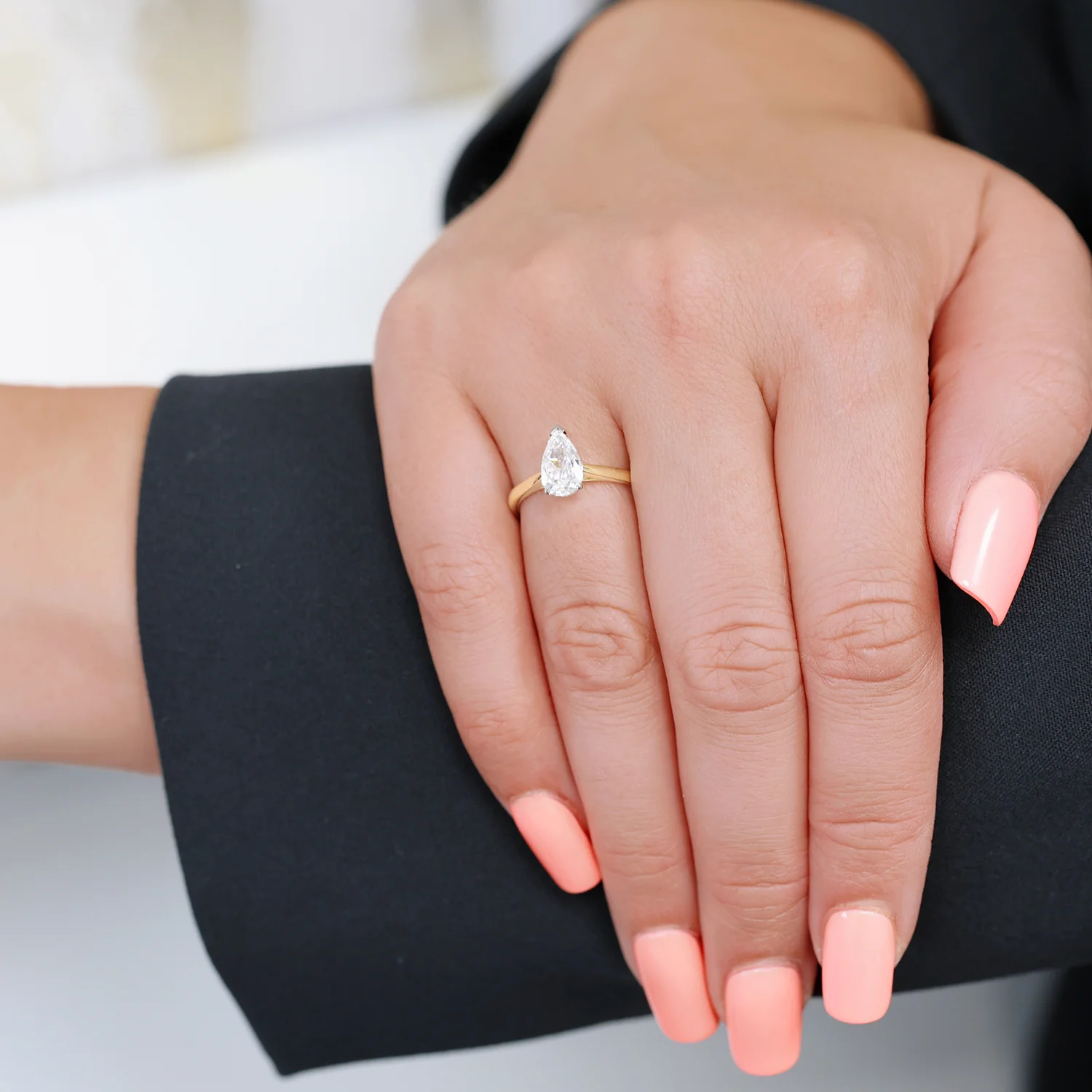 18ct Yellow Gold Pear Cut Diamond Engagement Ring - Image 3