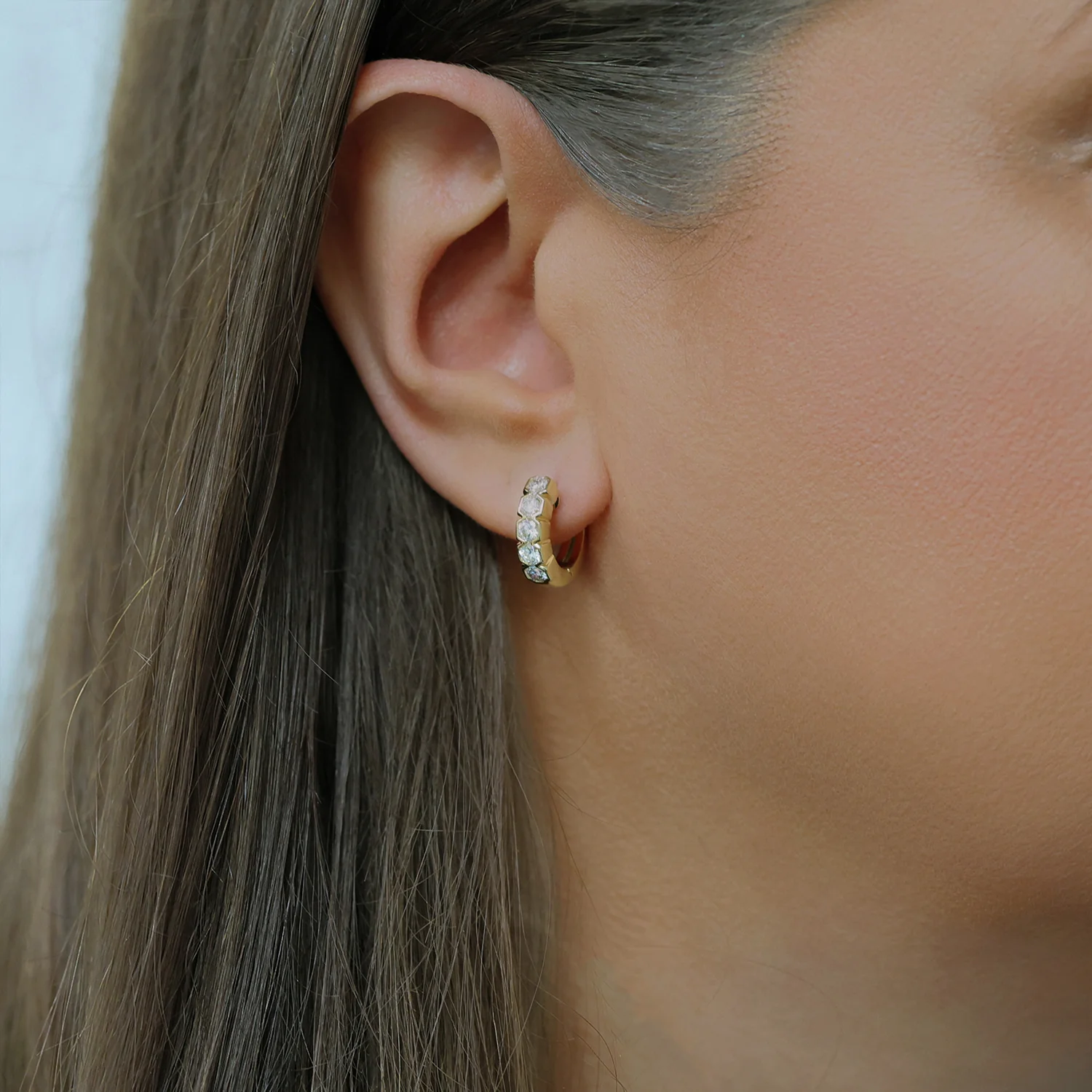 18ct Yellow Gold Round Brilliant Cut Diamond Hoop Earrings - Image 2