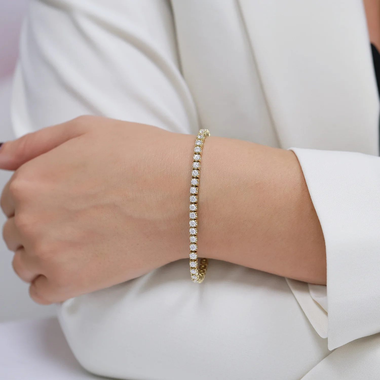 18ct Yellow Gold Round Brilliant Cut Diamond Line Bracelet - Image 2