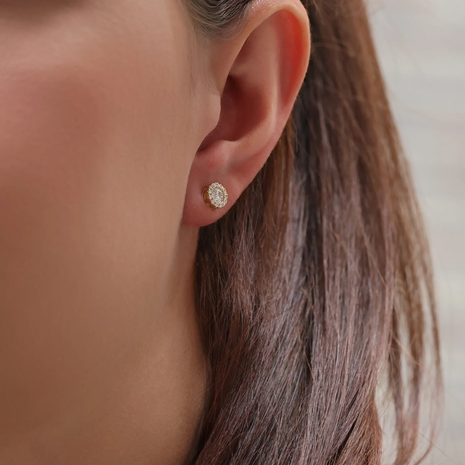 18ct Yellow Gold Round Brilliant Cut Halo Stud Earrings - Image 3