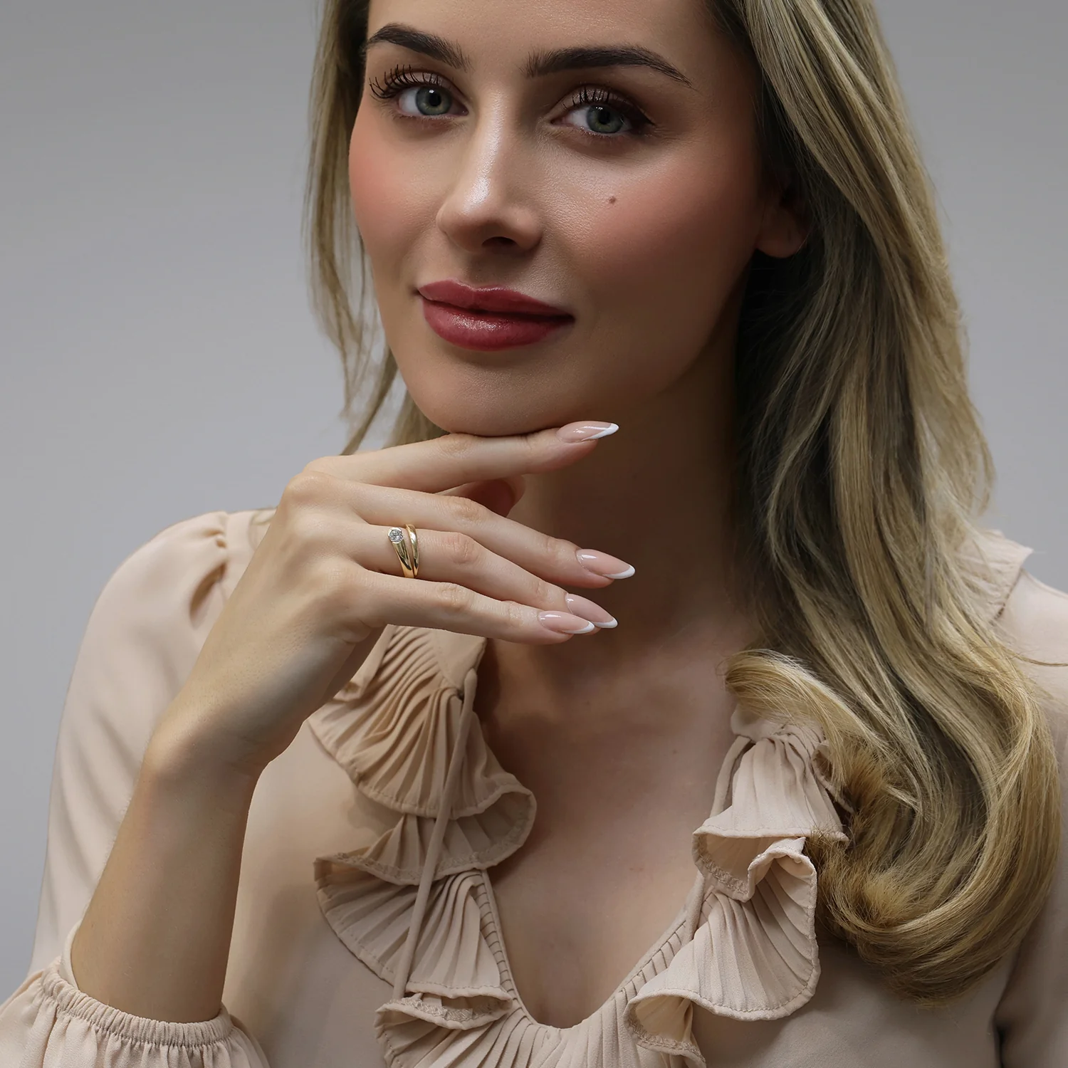 18ct Yellow Gold Single Stone Twist Shaped Dress Ring - Image 2