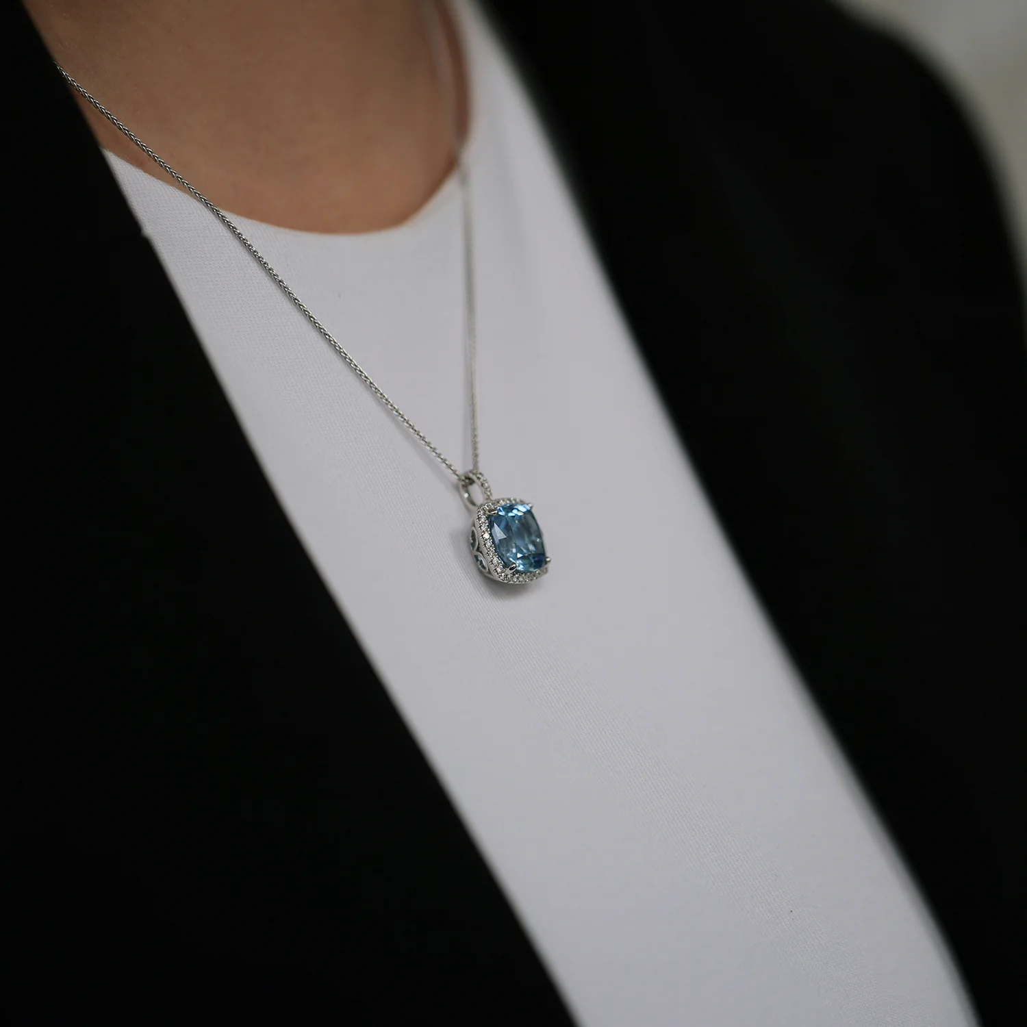 18ct White Gold Cushion Shape Aquamarine & Diamond Cluster Pendant With Diamond Bale - Image 3